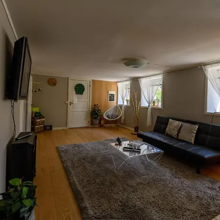 Nicolas 1 & Cozy 2 Apartment