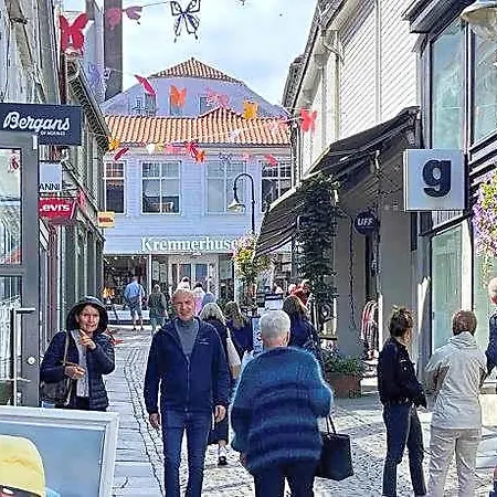 Nicolas 1 & Cozy 2 * Stavanger